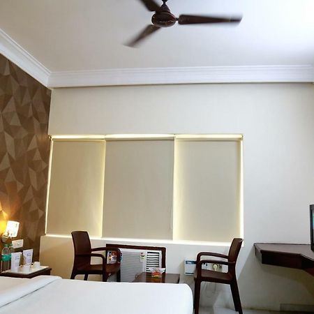 Hotel Shridevi Park Chennai Exterior foto